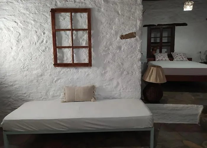 Ano Syros Marvellous Oven